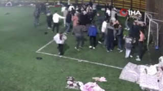 İstanbul'da deprem korkusuyla geceyi sokakta geçirenler birbirine girdi!