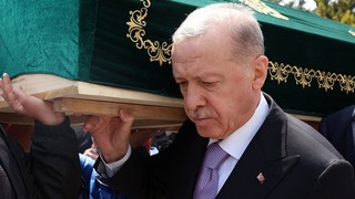 Erdoğan, kendi Arapça öğretmenini son yolculuğuna uğurladı