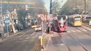 İstanbul'da feci kaza: Tramvayın çarptığı kadın hayatını kaybetti