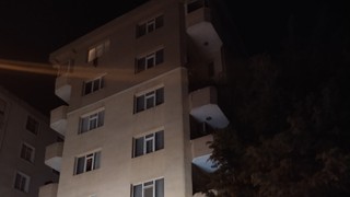 İstanbul'da 6 katlı binan 5'inci katındaki balkon çöktü!