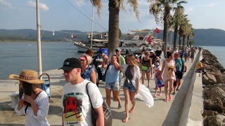 İranlı turistlerin ''deniz'' tatili Türkiye'nin Turizm Başkenti ünvanına el değiştirdi!