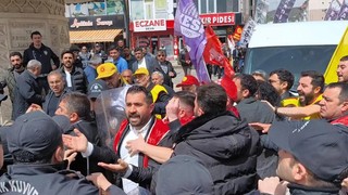 1 Mayıs yürüyüşünde işçiler ile polis arasında arbede