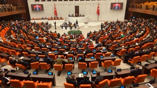 İtirazlar ve tepkiler AK Parti'ye geri adım attırdı