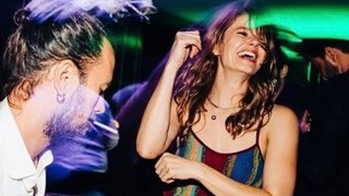 Güzel oyuncu Burcu Biricik'in kafasını attırdılar... Şikayetçi olacak!