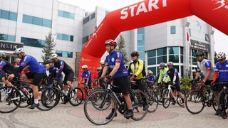 Sporcular Beylikdüzü'nde 8. kez şehitler için pedal çevirdi