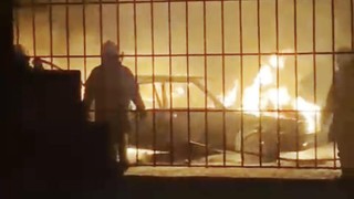 Evi terk eden eşinin kapısına dayandı, ortalığı cehenneme çevirdi