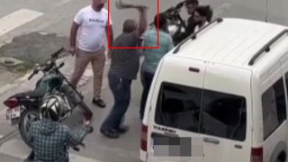 Trafikteki tartışmada eli kamalı trafik teröristi ortalığı birbirine kattı!