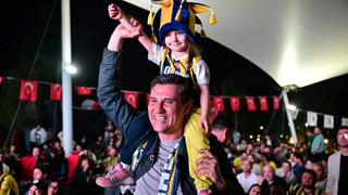 Manisalılar Finali Başkan Zeyrek’le Birlikte İzledi