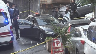 İstanbul'da güpegündüz silahlı pusu: Kurşun yağmuruna tutup öldürdüler!