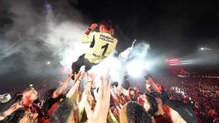 Galatasaray'da beklenen ayrılık gerçekleşti: ''Tek başıma geldim, ailemle dönüyorum...''