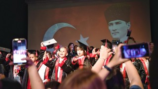 Konyaaltı kreşlerinin minikleri kep attı