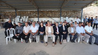 Muğla Büyükşehir ve Menteşe Belediyesi’nden Arıcılara Destek: Dağpınar’da Maske ve Körük Dağıtıldı