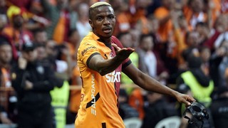 Galatasaray'dan 20 milyon Euro isteyen Osimhen 30 milyon Euro'ya imzayı attı!
