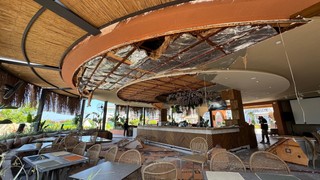 Ünlü tatil cennetinde restoranın tavanı çöktü: Yaralılar var