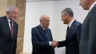 Devlet Bahçeli ile Özgür Özel arasında çok konuşulacak diyaloglar ve görüntüler
