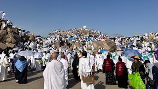 Milyonlarca hacı adayı Arafat'ta buluştu