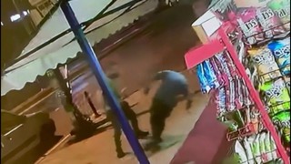 Trafik magandası önce yumrukladı, ardından kalp masajı yaptı!