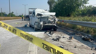 Bayram yolculuğunda korkunç kaza: Kamyon araçları biçti, ölü ve yaralılar var!