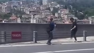 15 Temmuz Şehitler Köprüsü'nde silahlı psikopat alarmı!