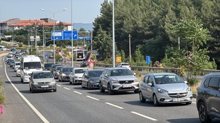 Muğla'da kilometrelerce araç kuyruğu oluştu