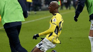 Yeşil sahalara gece yarısı Talisca bombası düştü!