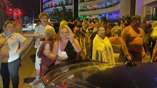 Antalya'da 5 yıldızlı otelde yangın paniği: Yüzlerce turist tahliye edildi!