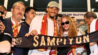 Galatasaray'ın yeni yıldızı Leroy Sane, İstanbul'a geldi!