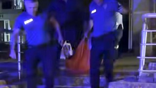 Otel odasında birlikte kaldığı arkadaşını bıçakladı