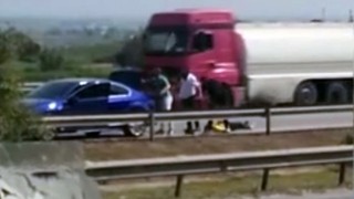 Trafik magandaları otoyolu savaş yerine çevirdi! Linç girişimi kamerada
