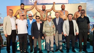 Altın kemerin adresi değişmiyor: Muratpaşa yine şampiyonluğa yürüyor