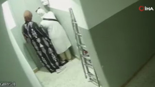 İstanbul'da kadın hırsızlık çetesi kamerada... Güpe gündüz girdikleri evi soydular!