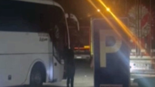 İstanbul'daki dinlenme tesisinde yaşandı... Bir yolcuyu döve döve otobüsten attılar!
