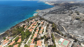 İzmir'den acı görüntüler! Çok sayıda ev küle döndü