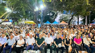 Bandırma'da Uluslararası Halk Dansları Festivali renkli görüntülere sahne oldu