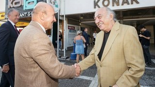 İzmir merkezli yolsuzluk operasyonunda ünlü tiyatrocu da gözaltında