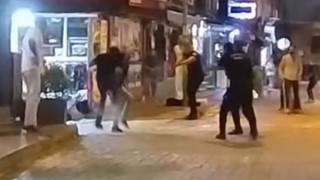 Şehir magandaları polise bıçakla saldırdı