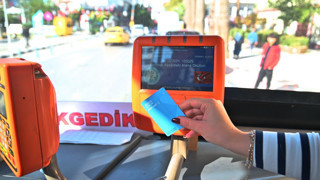 Manisa'da Anne Kart ile 8 Bin 723 Anne Ulaşımdan Ücretsiz Faydalanıyor