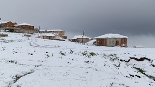 Gören inanamadı: Temmuz'un 4'ünde her yer karlar altında!