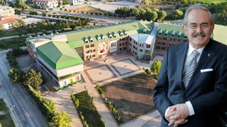 Eski Eskişehir Büyükşehir Belediye Başkanı Yılmaz Büyükerşen'in vakfına kayyum atandı