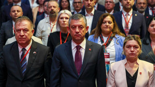 Özgür Özel belediye başkanlarıyla buluştu