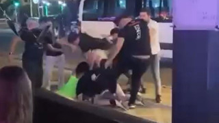 Tatil cennetinde kadın turistlere tekme tokat saldırı!