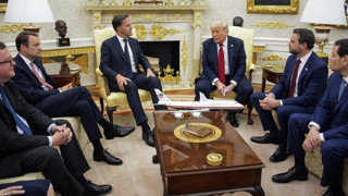 Trump ''şov'' sürüyor: Rusya'yı tehdit etti, İran'dan sonraki hedefi işaret etti!