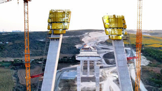 Ne kararlar, ne de tepkiler durdurabildi... Kanal İstanbul'un ilk köprüsünde 100 metre geçildi!