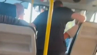 İstanbul'da toplu taşımada akılalmaz kavga: Yumruklaya yumruklaya darp etti!