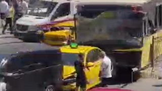 İstanbul'un kalbinde korkunç kaza! Ortalık savaş alanına döndü