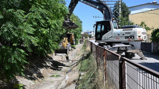 Manisa'da Fevzi Çakmak Mahallesi’nde Sulama Kanalları Temizlendi