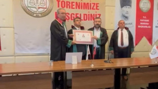 Görme engeli ona engel olamadı... Engelli öğretmen hukuk okuyup avukat oldu!