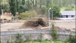 Yaz ortasında sel ve heyelan felaketi: Köyler sular altında kaldı