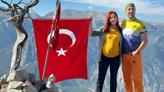 Doktor ''bu hastalık erken öldürür'' demişti... 10 yılda başardıklarıyla hastalığına meydan okudu