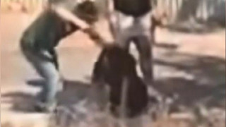 İstanbul'da sokak ortasında güpe gündüz kadına şiddet! Silahla tehdit edip dövdü!